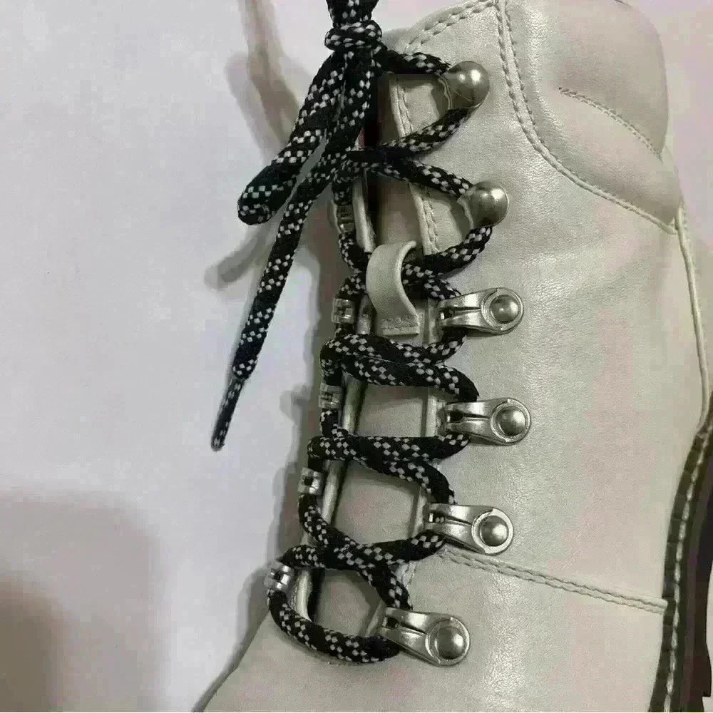 Universal Thread Womens Hiking Boots White Ankle Lace Up Size 6 outdoor travel - Picture 5 of 14